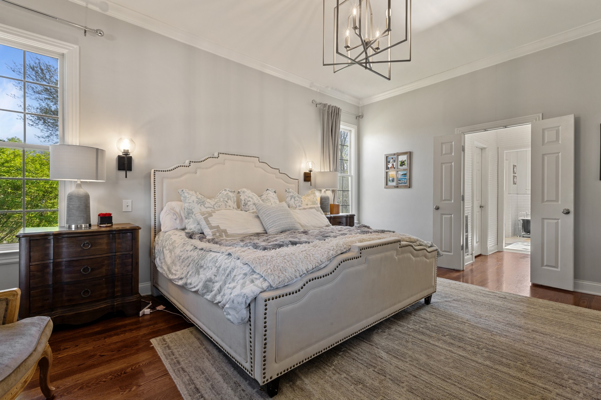 Columbia, Tennessee 38401, United States, 4 Bedrooms Bedrooms, ,4 BathroomsBathrooms,Residential,Active,111244