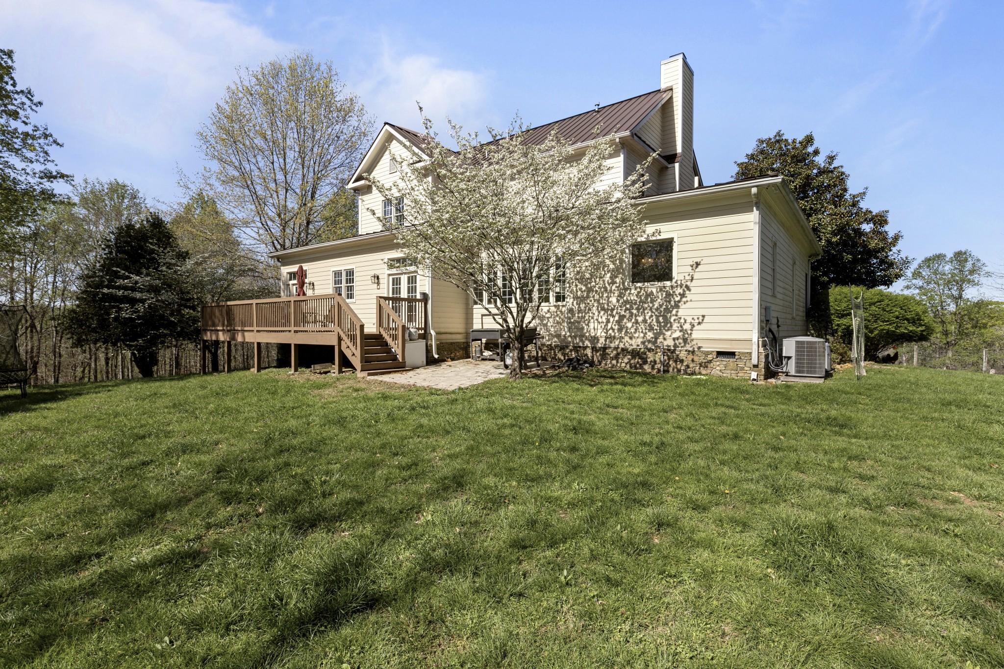 Columbia, Tennessee 38401, United States, 4 Bedrooms Bedrooms, ,4 BathroomsBathrooms,Residential,Active,111244