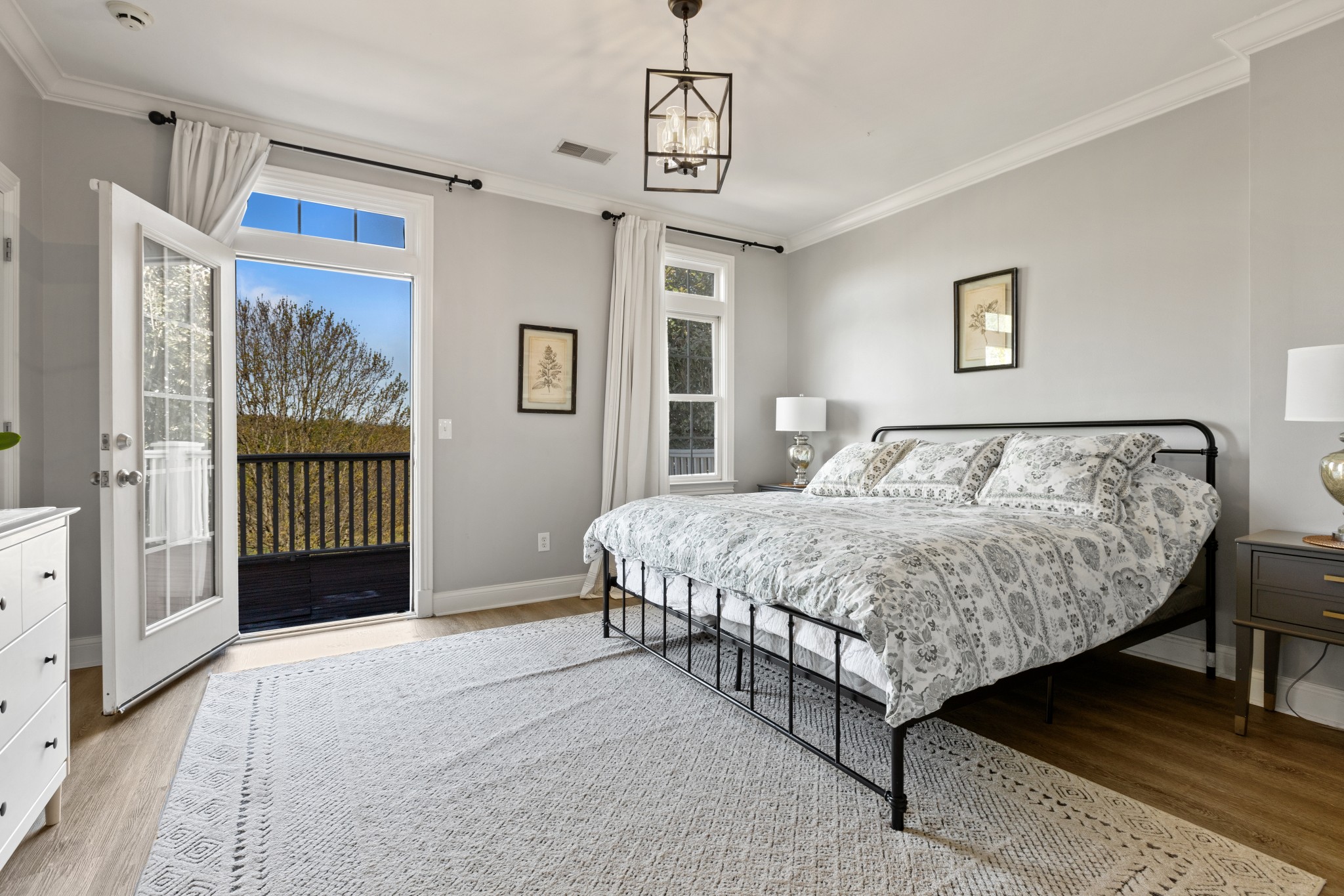 Columbia, Tennessee 38401, United States, 4 Bedrooms Bedrooms, ,4 BathroomsBathrooms,Residential,Active,111244