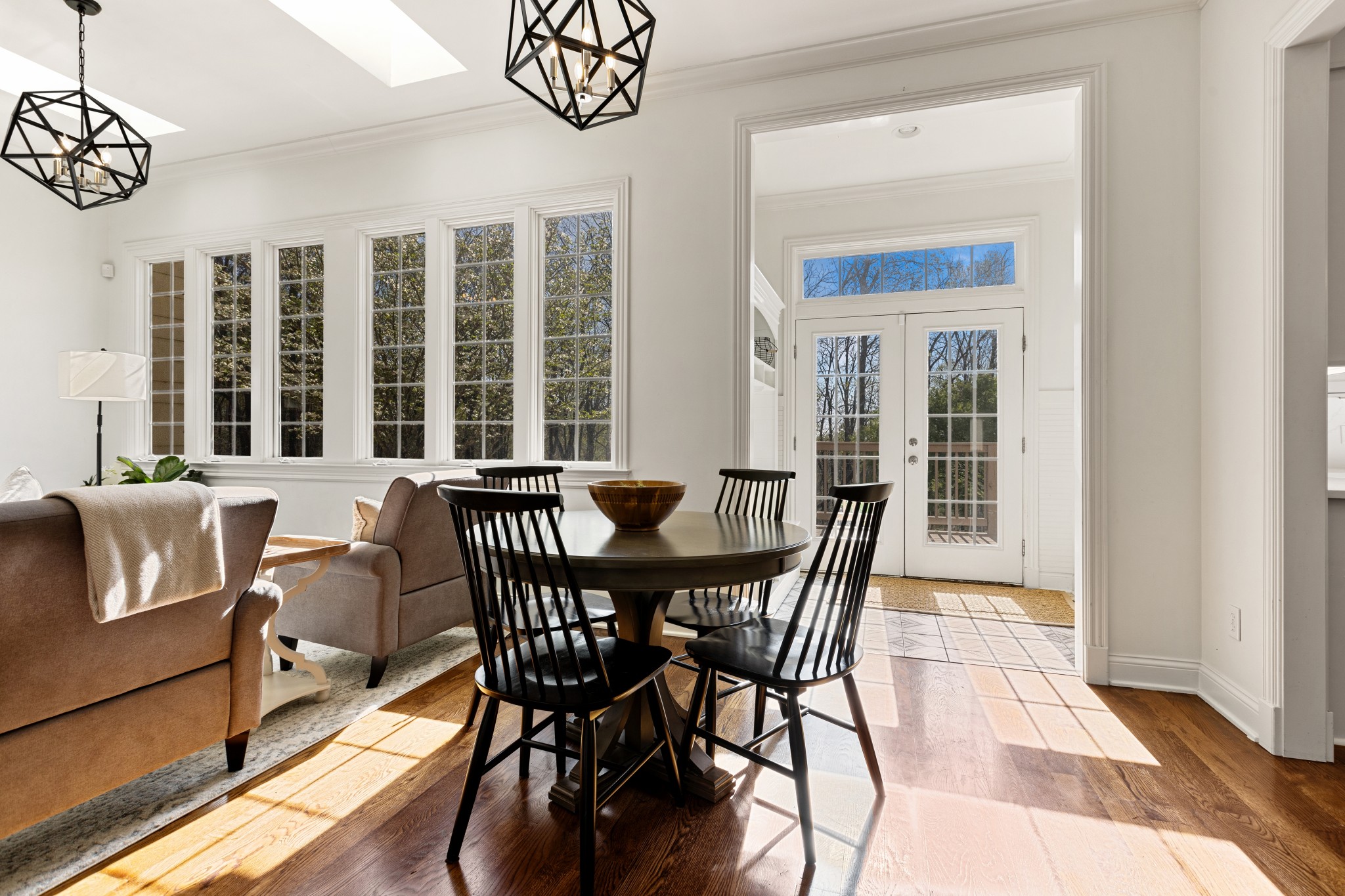 Columbia, Tennessee 38401, United States, 4 Bedrooms Bedrooms, ,4 BathroomsBathrooms,Residential,Active,111244