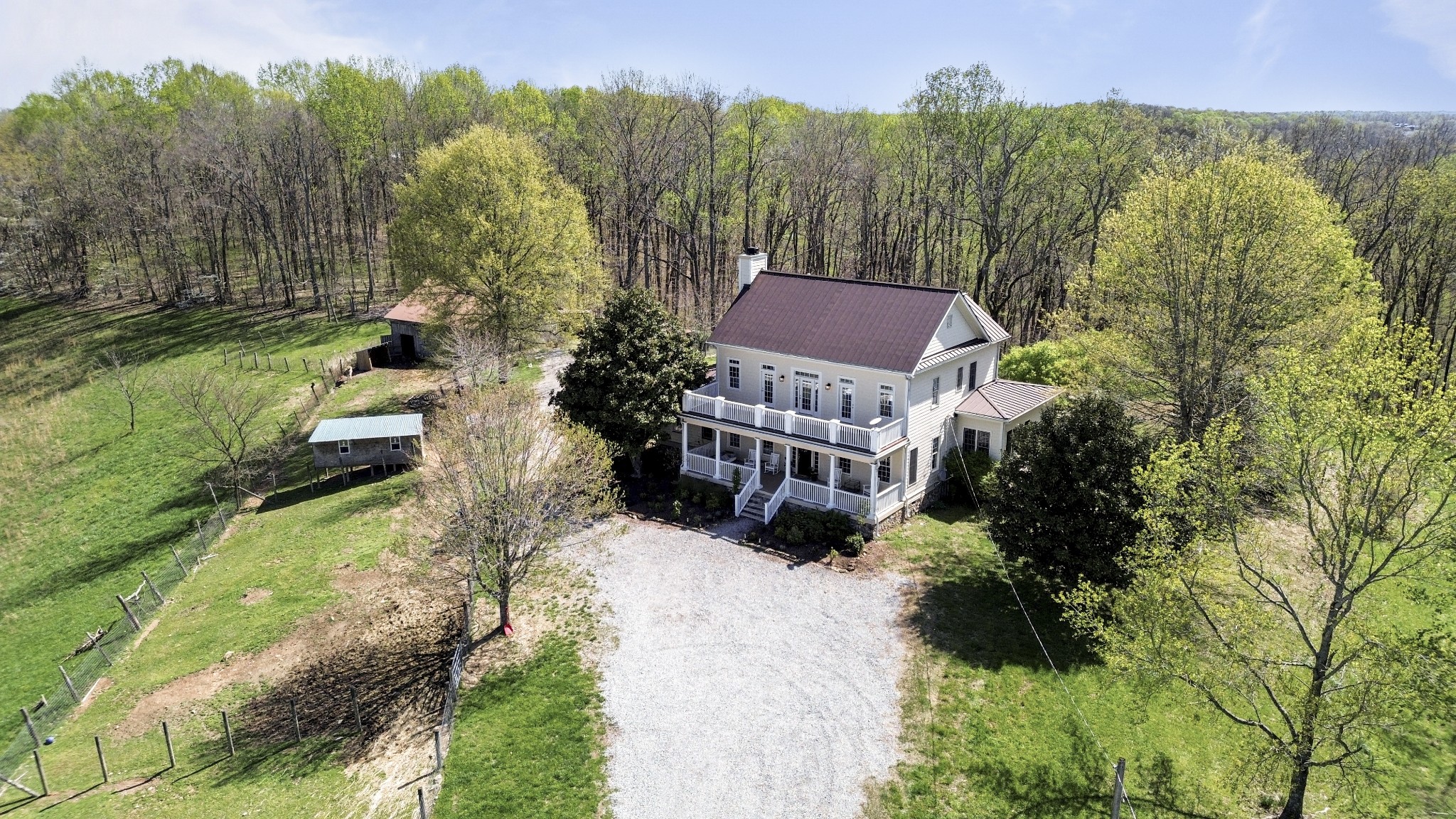 Columbia, Tennessee 38401, United States, 4 Bedrooms Bedrooms, ,4 BathroomsBathrooms,Residential,Active,111244