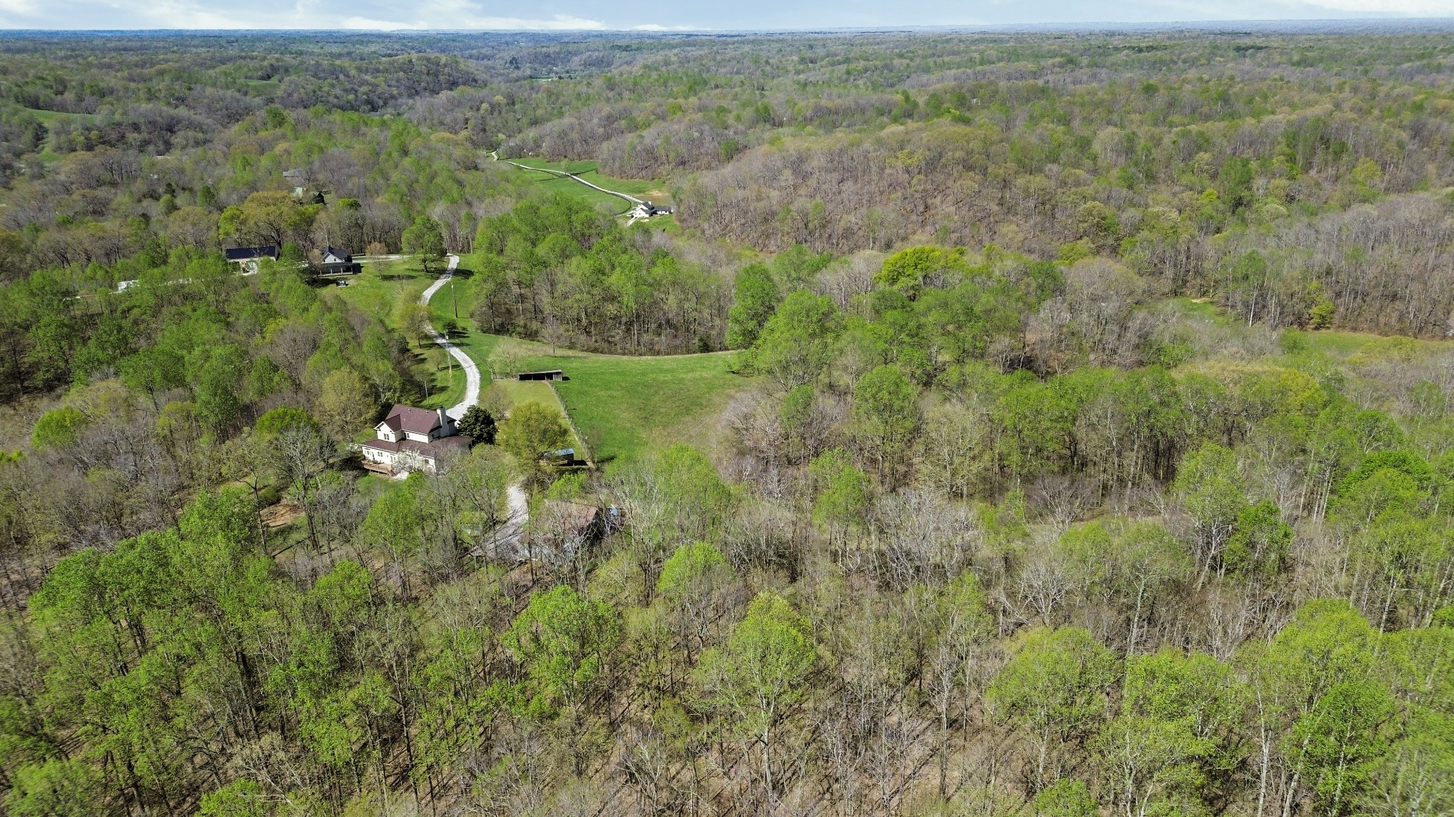 Columbia, Tennessee 38401, United States, 4 Bedrooms Bedrooms, ,4 BathroomsBathrooms,Residential,Active,111244