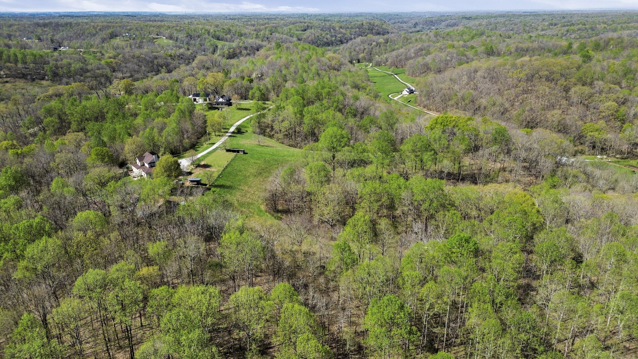 Columbia, Tennessee 38401, United States, 4 Bedrooms Bedrooms, ,4 BathroomsBathrooms,Residential,Active,111244