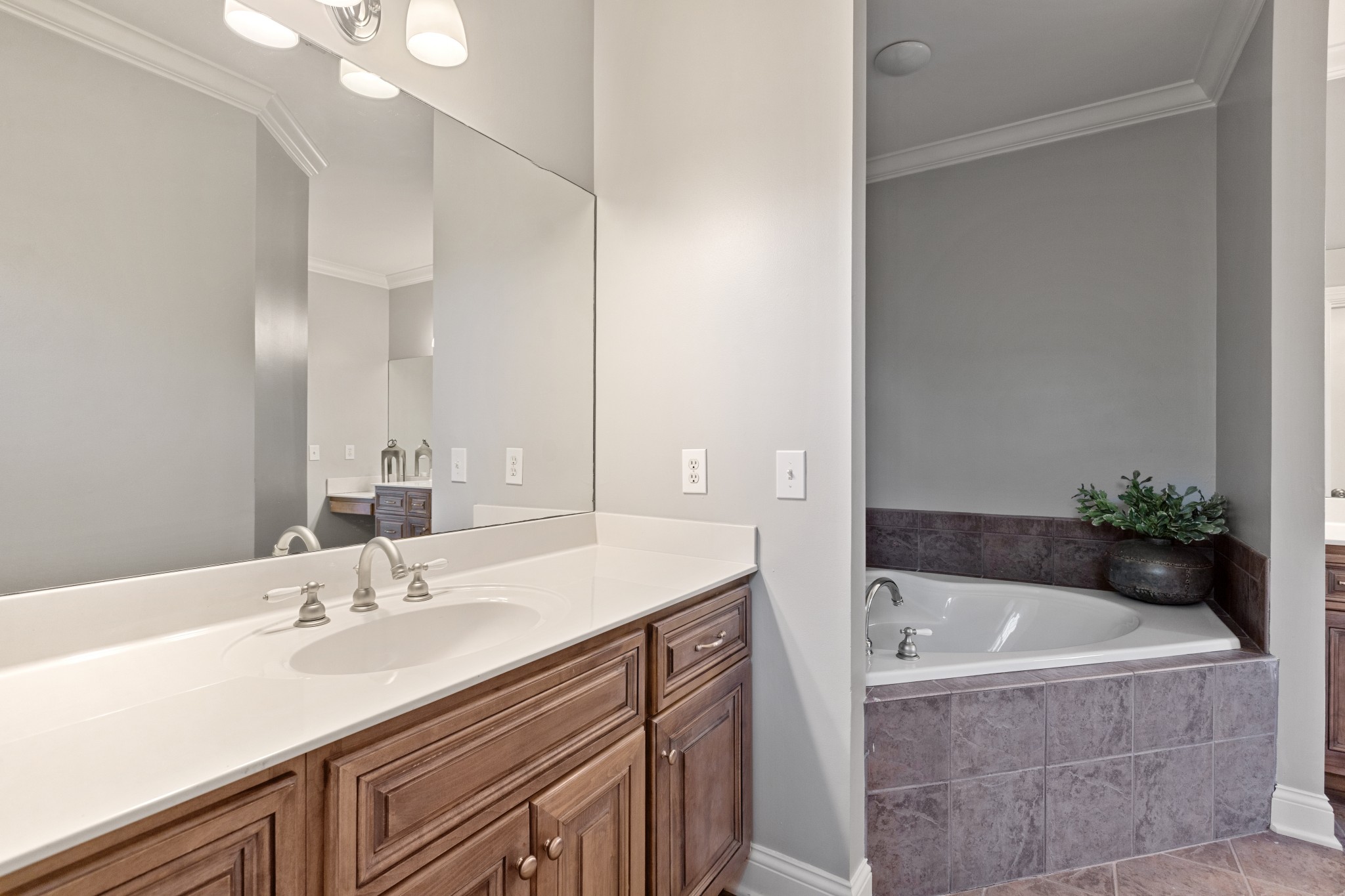 Columbia, Tennessee 38401, United States, 4 Bedrooms Bedrooms, ,4 BathroomsBathrooms,Residential,Active,111244