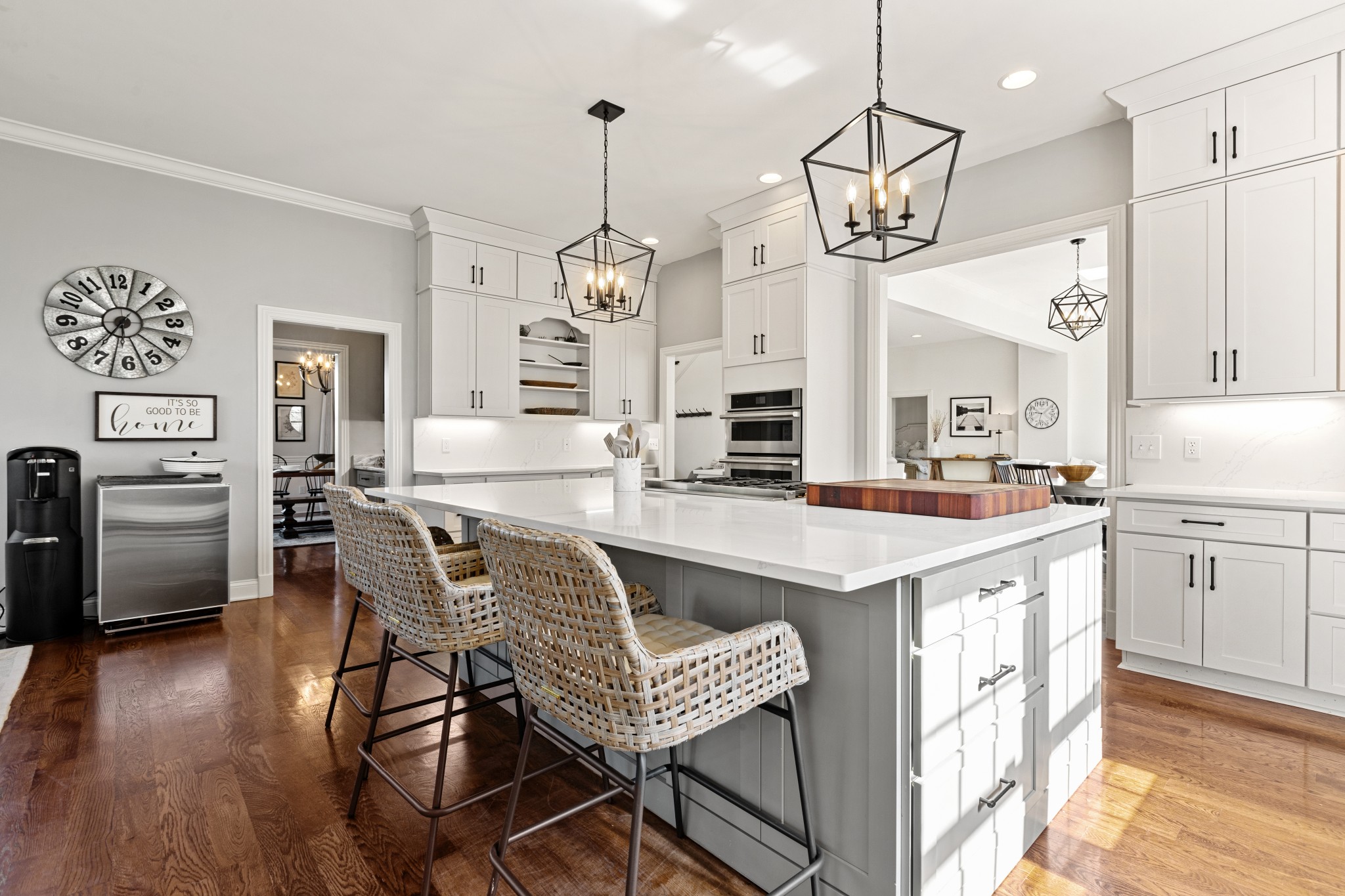 Columbia, Tennessee 38401, United States, 4 Bedrooms Bedrooms, ,4 BathroomsBathrooms,Residential,Active,111244