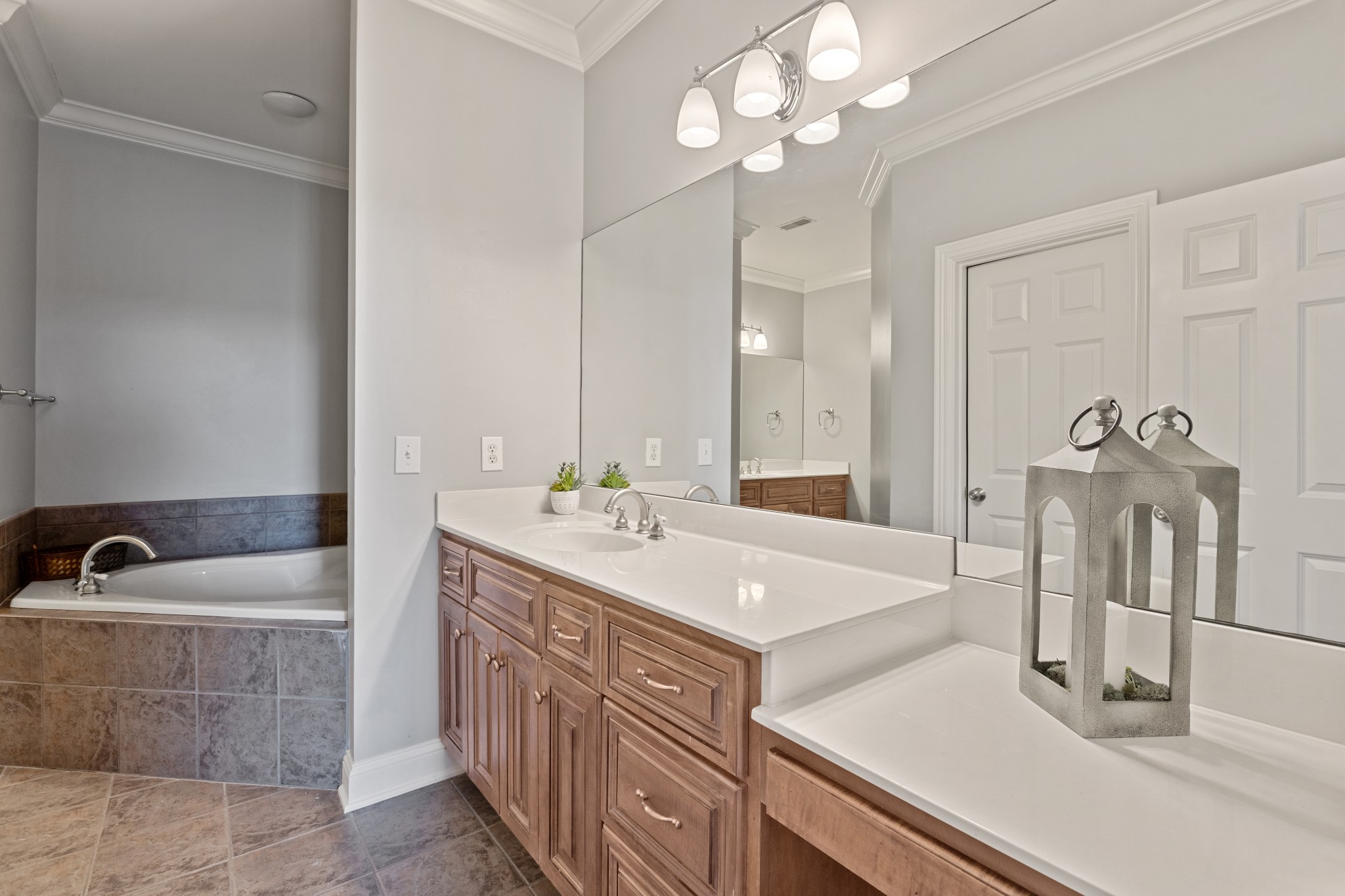 Columbia, Tennessee 38401, United States, 4 Bedrooms Bedrooms, ,4 BathroomsBathrooms,Residential,Active,111244