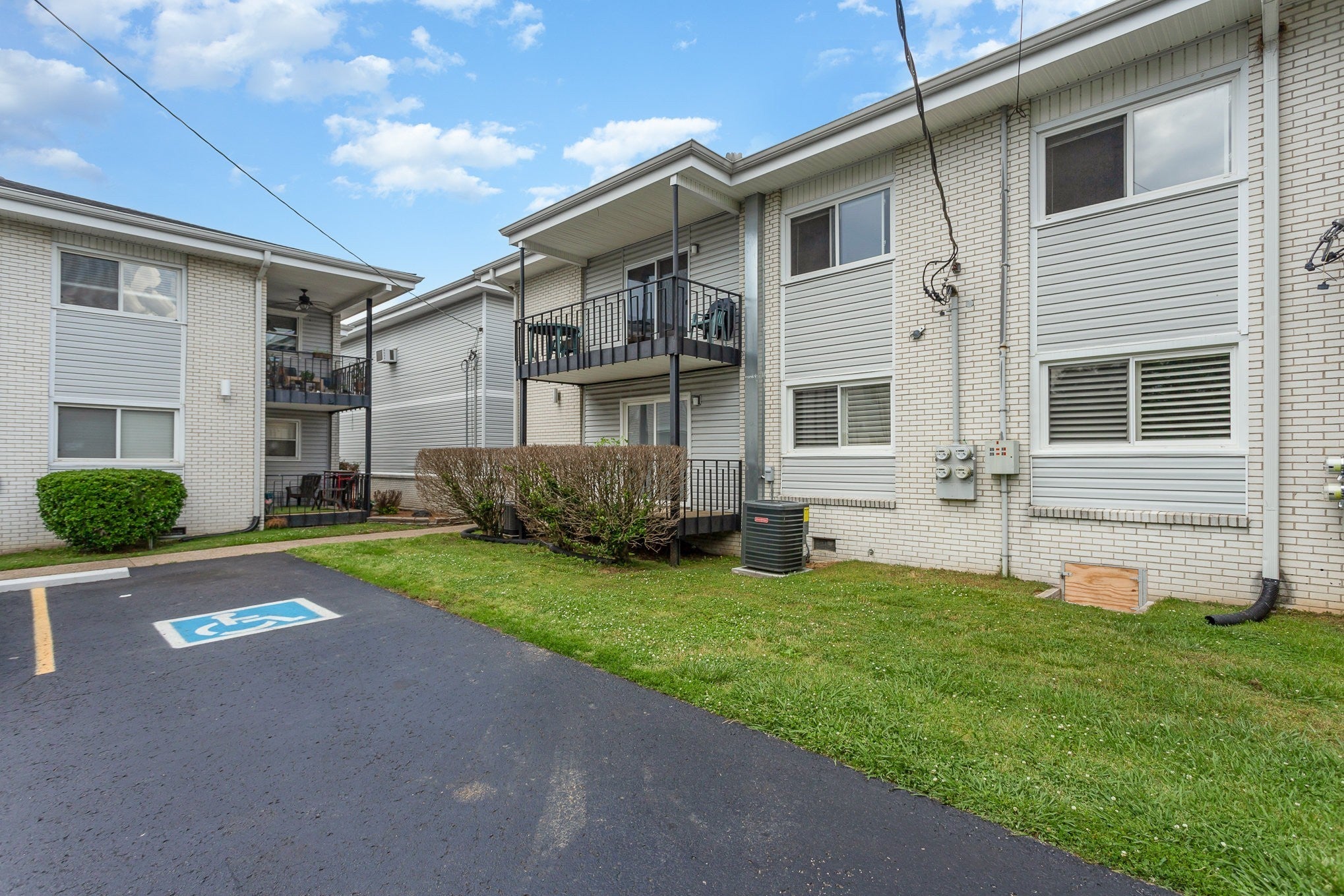 613 Hillsboro Rd A18