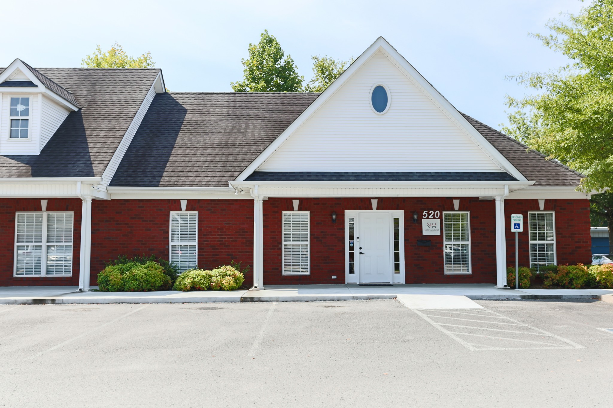 520 Uptown Sq