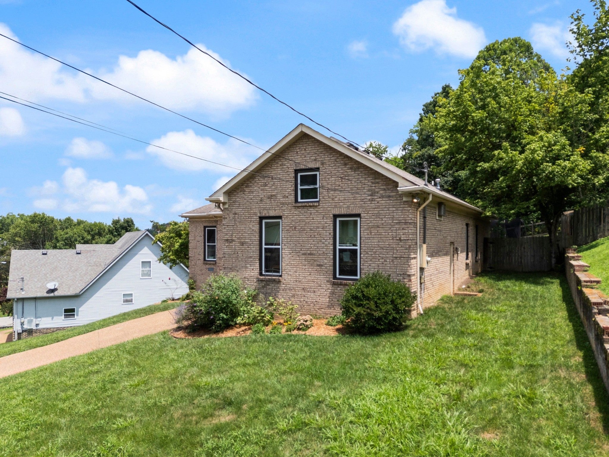 729 Woodland Way