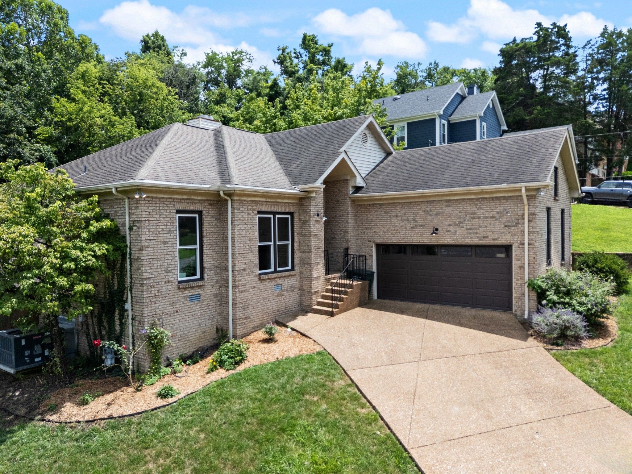 729 Woodland Way