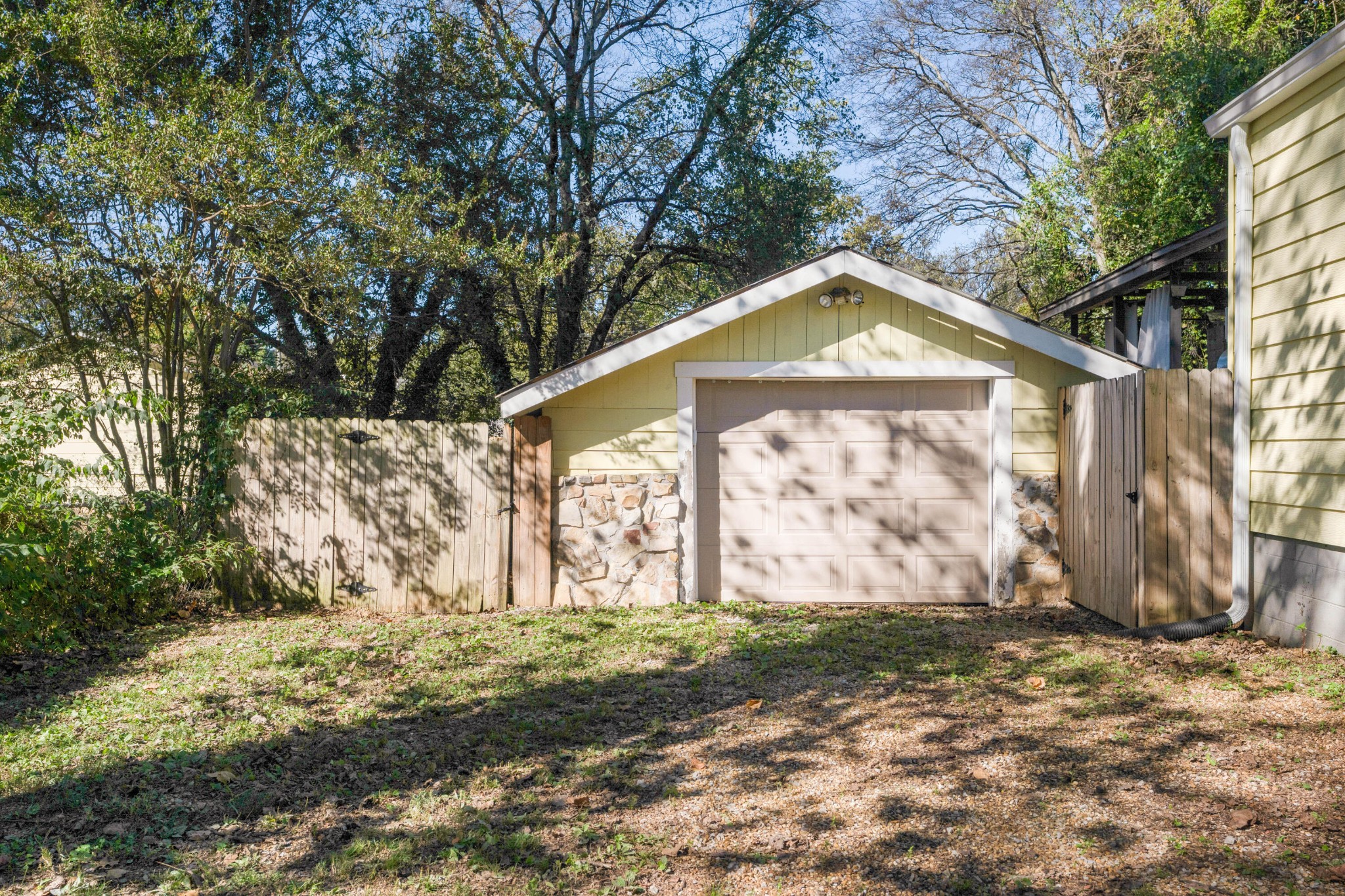 3909 Memphis Drive