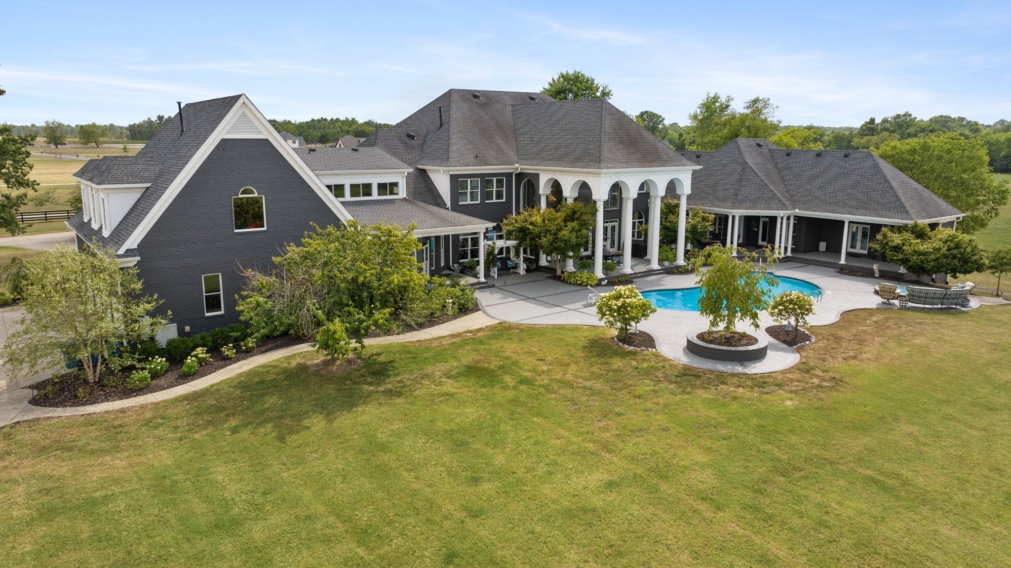 7005 Beverly Ct