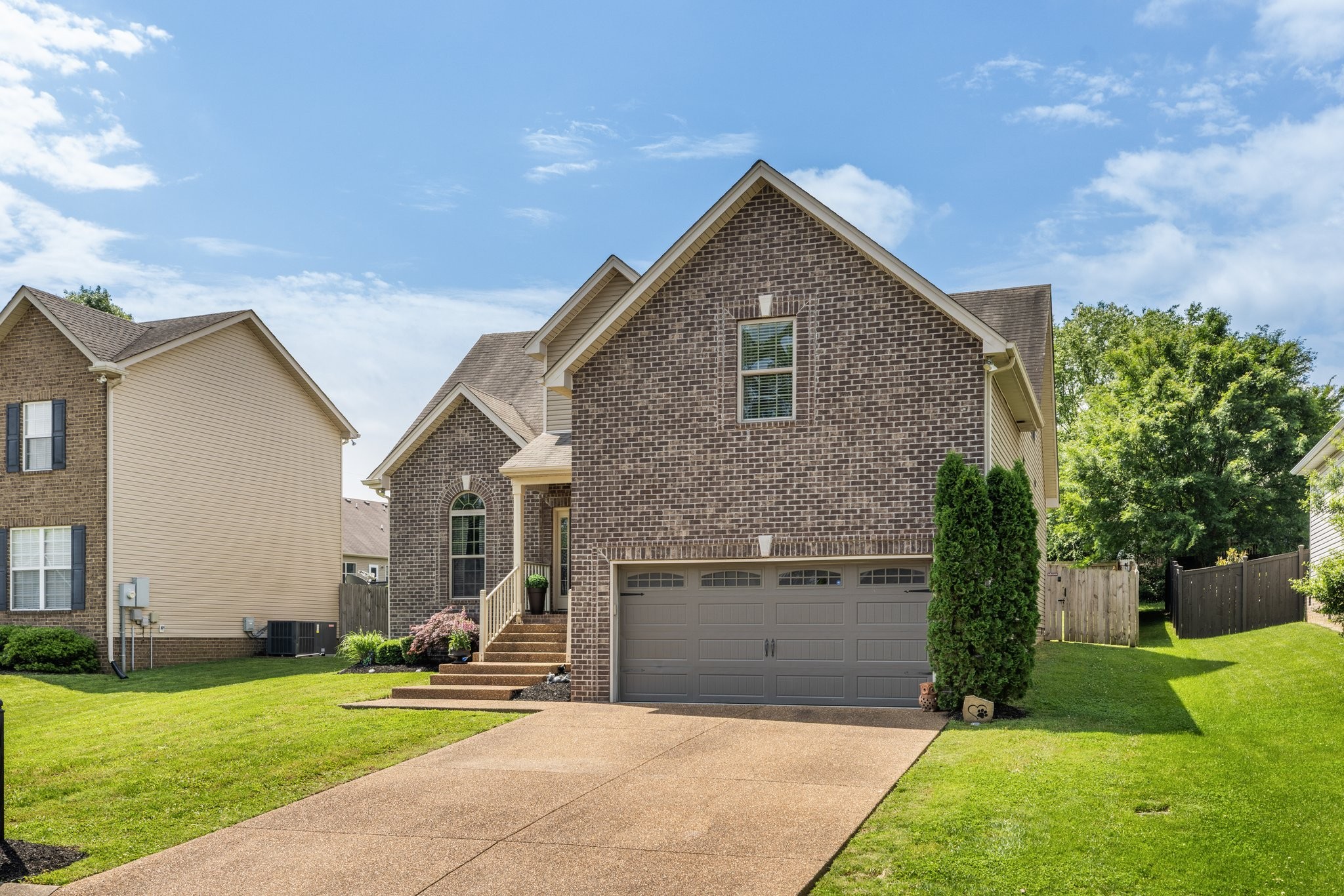 1049 Golf View Way