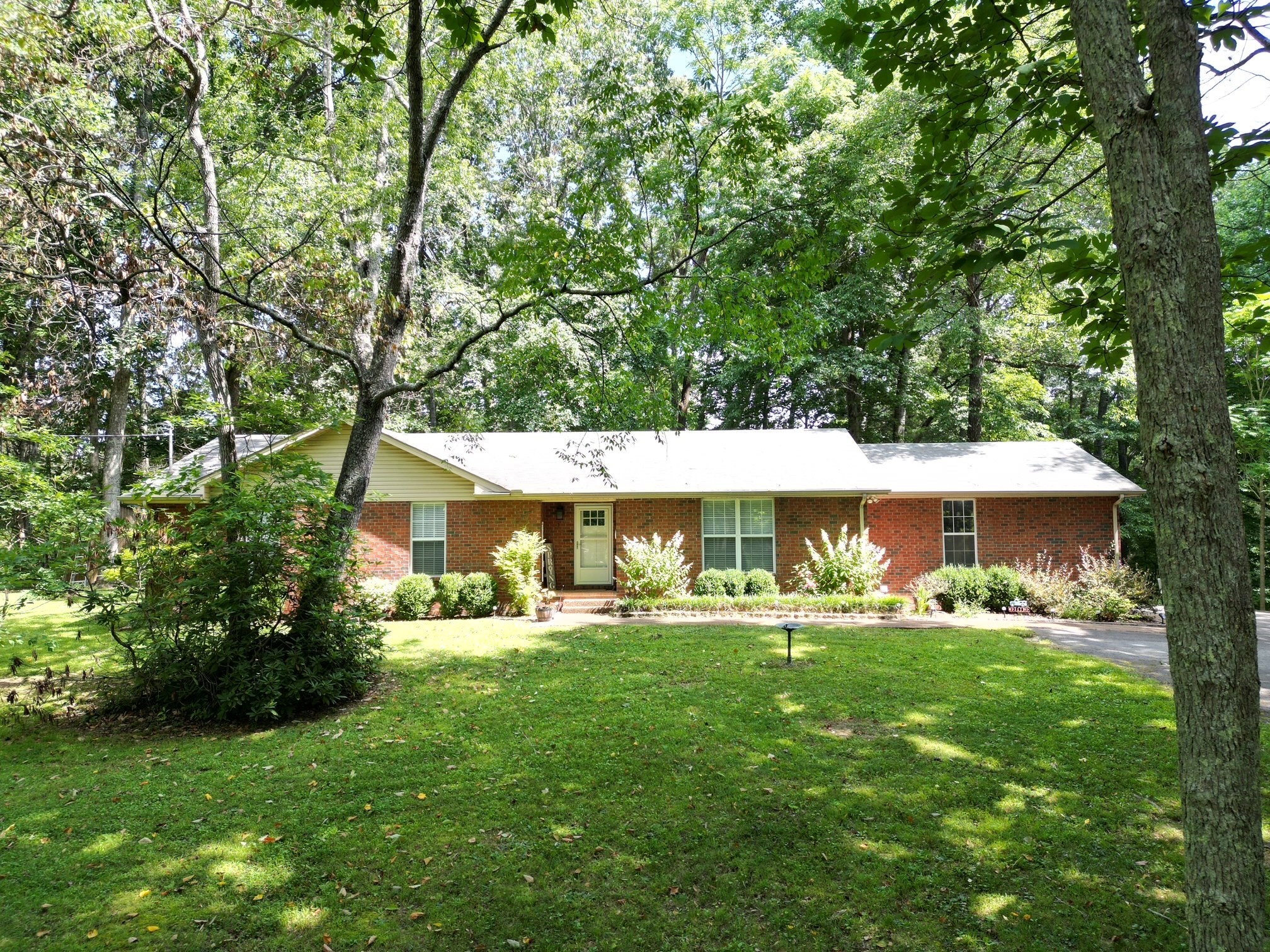 7115 Littlejohn Ln