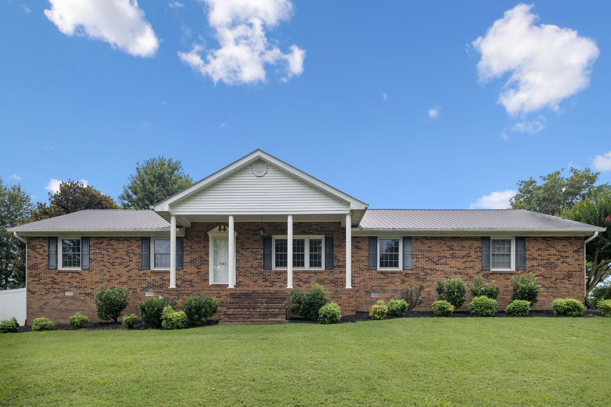641 Dogwood Trl