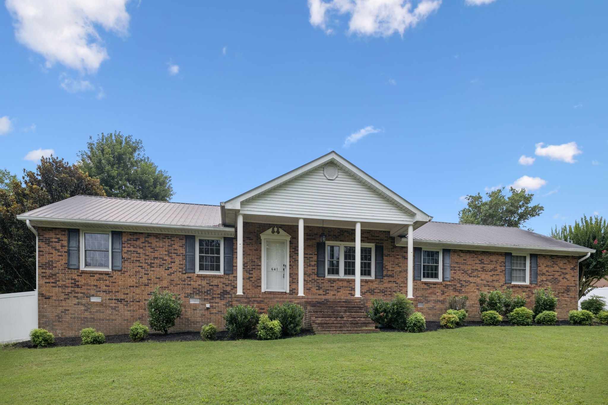 641 Dogwood Trl