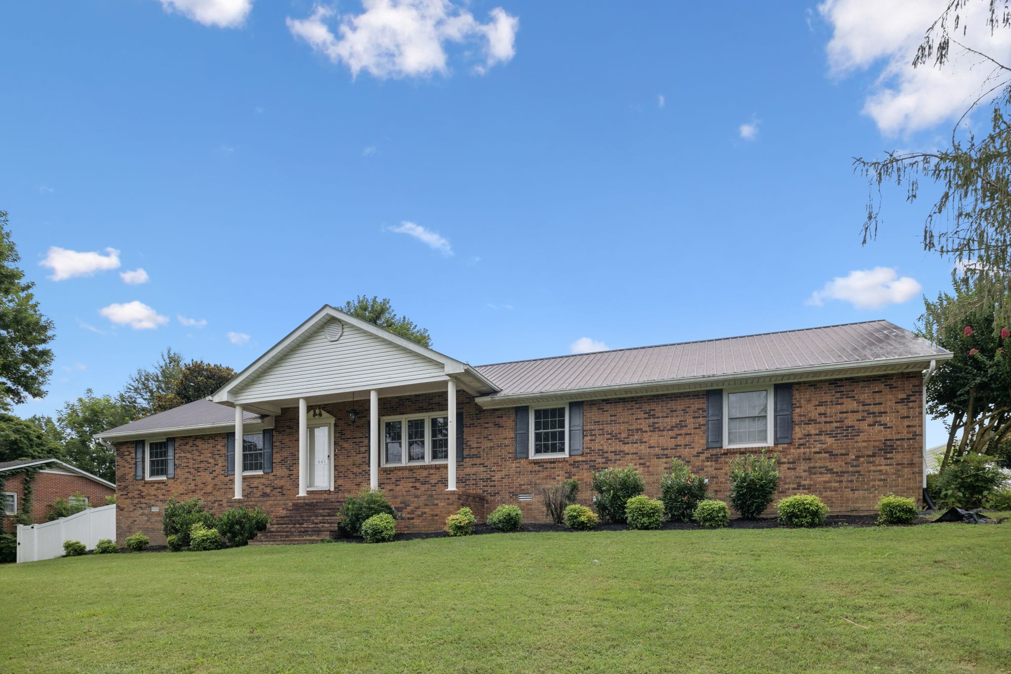 641 Dogwood Trl