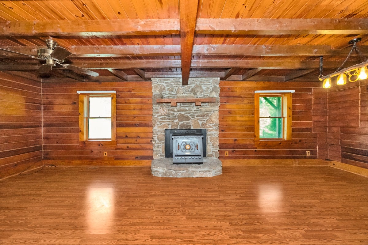 3202 Pleasant Ridge Rd