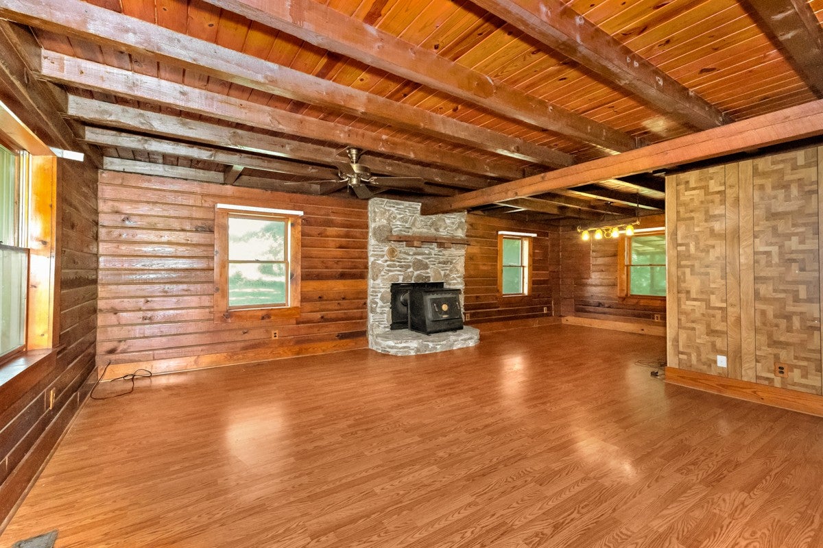 3202 Pleasant Ridge Rd