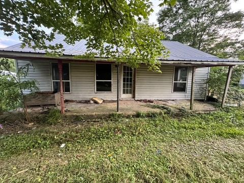 1070 W Rock Quarry Rd W Clarkrange TN 38553