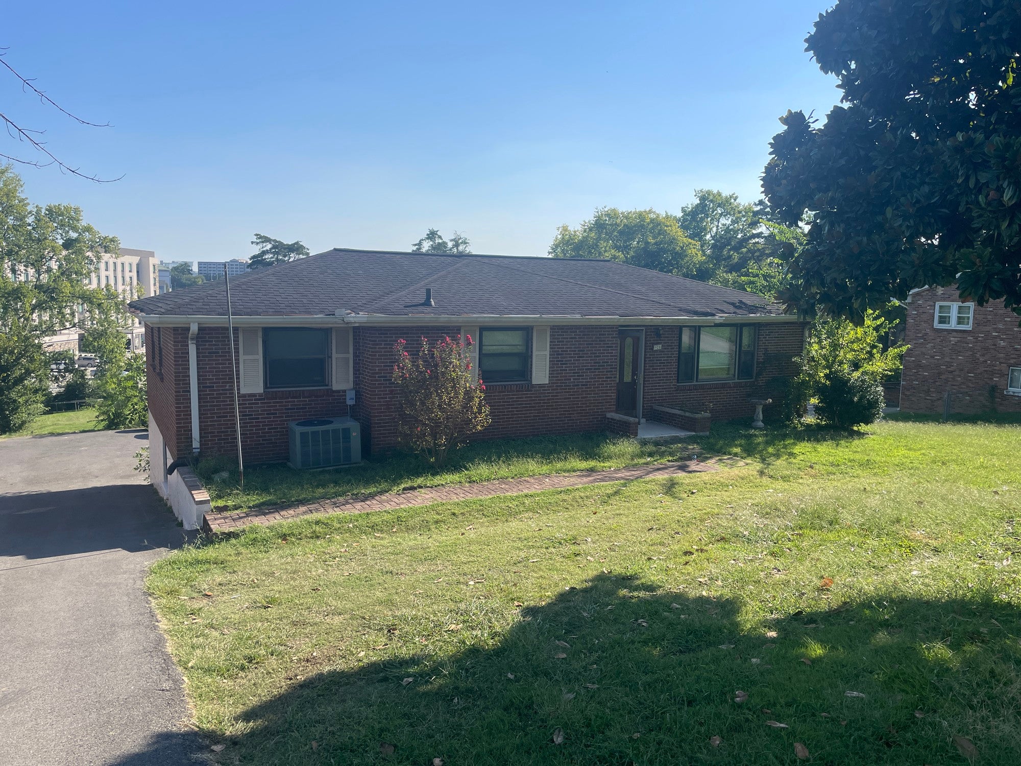 925 Allen Rd