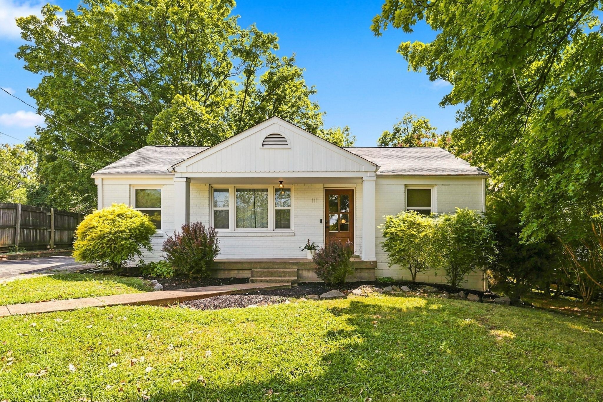 111 Rolynn Dr