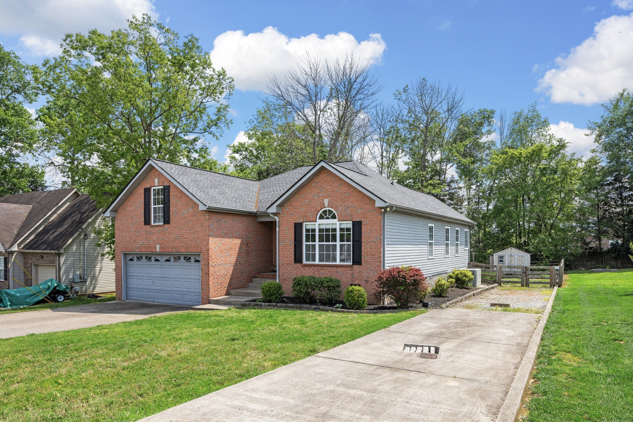 252 Oak Point Ln