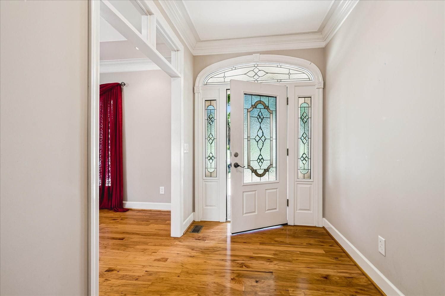 210 Montchanin Dr