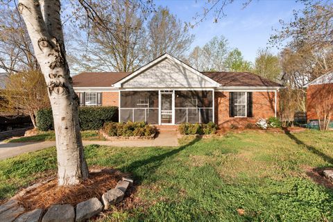 102 Nimitz Cir Ashland City TN 37015