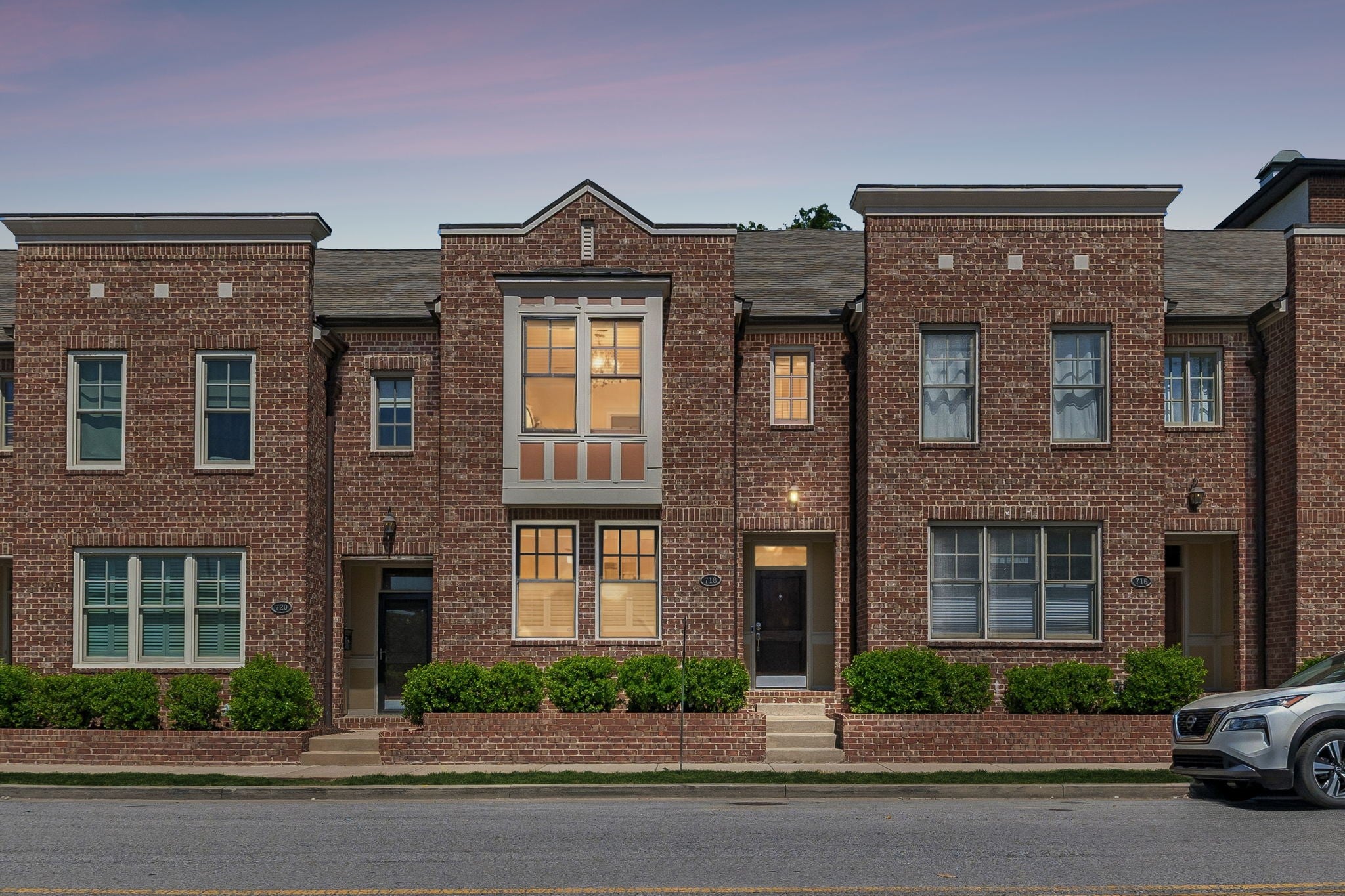 2.0-bed rental at 718 4th Ave N