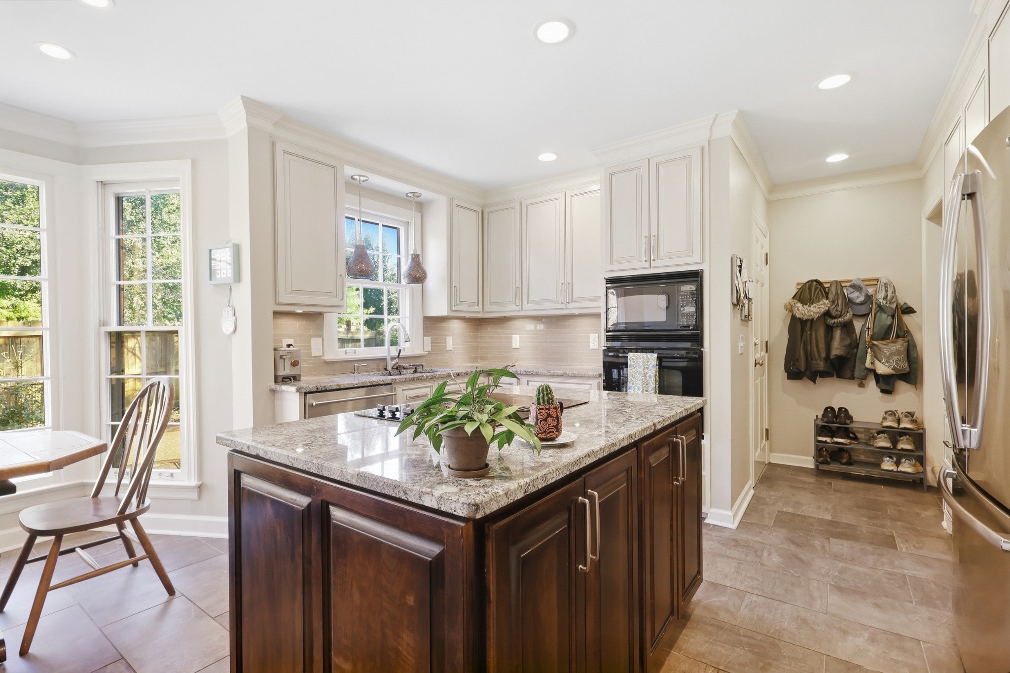 612 Dorshire Lane