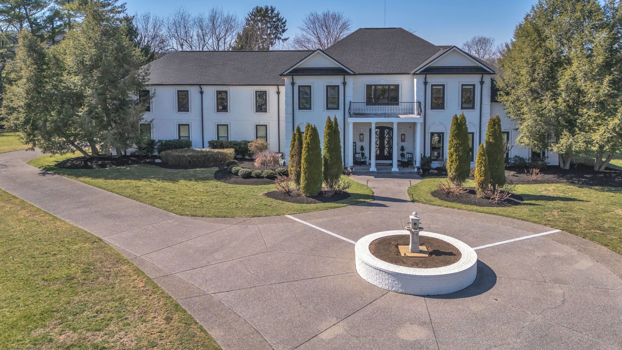 305 Granny White Pike