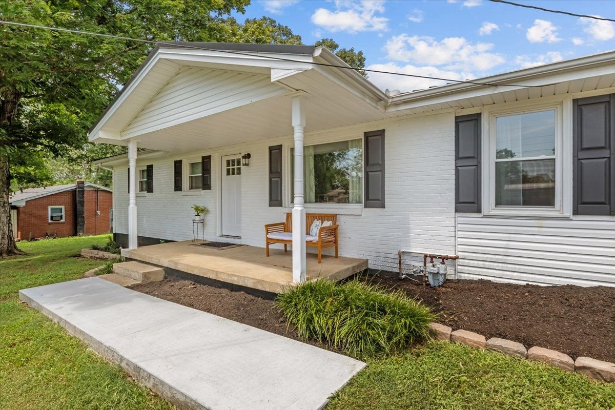 212 Oakhill Dr