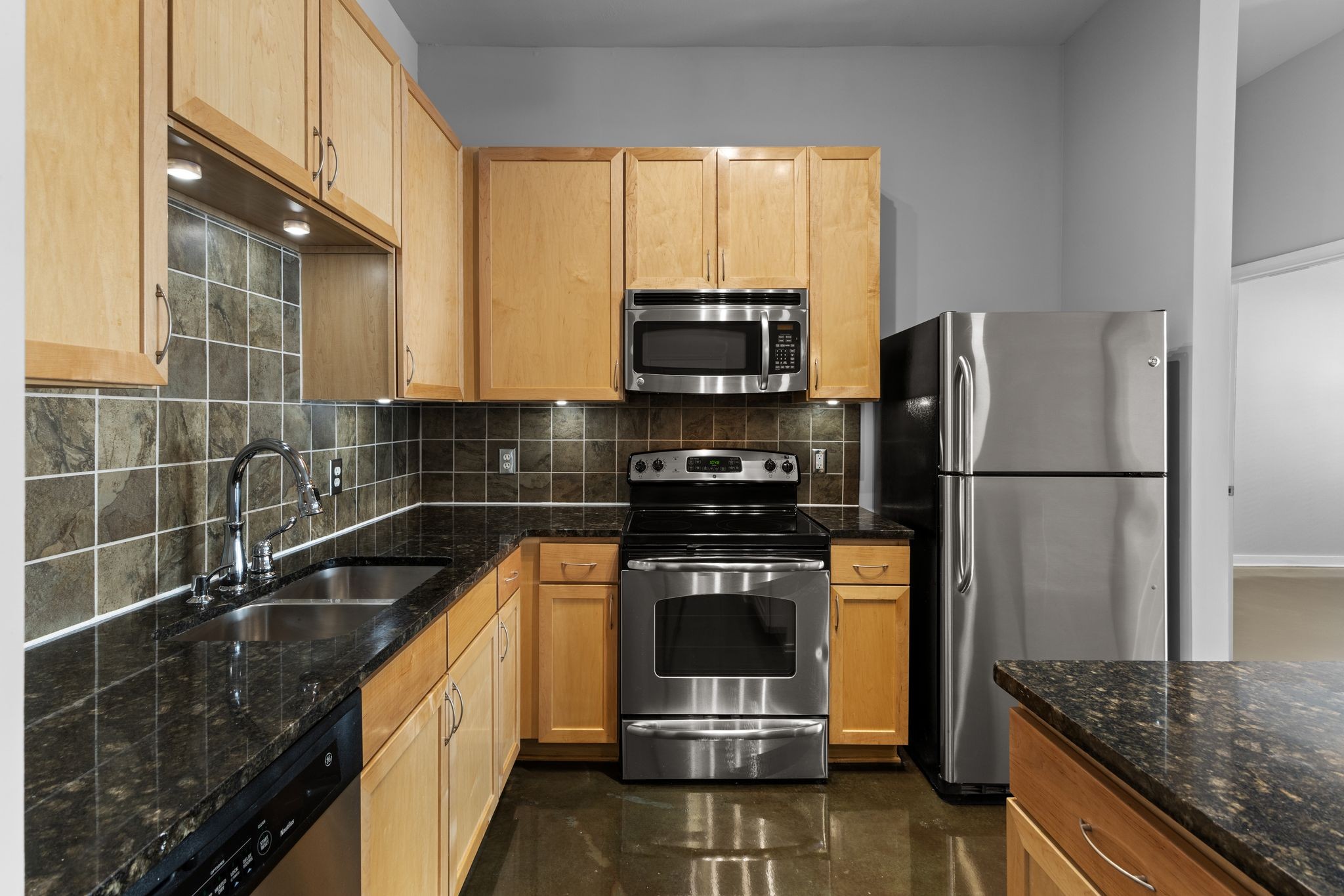 Nashville, Tennessee 37212, United States, 2 Bedrooms Bedrooms, ,2 BathroomsBathrooms,Residential,Active,158321