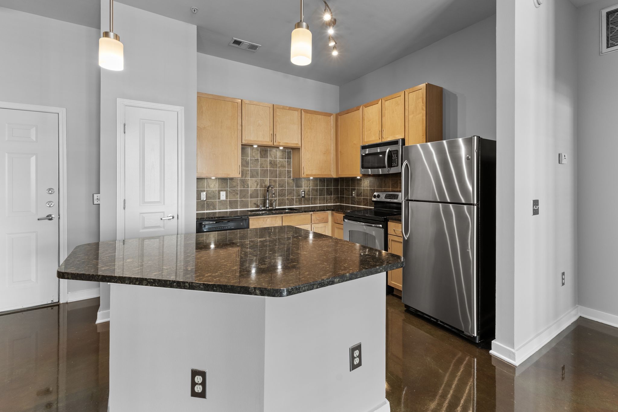 Nashville, Tennessee 37212, United States, 2 Bedrooms Bedrooms, ,2 BathroomsBathrooms,Residential,Active,158321