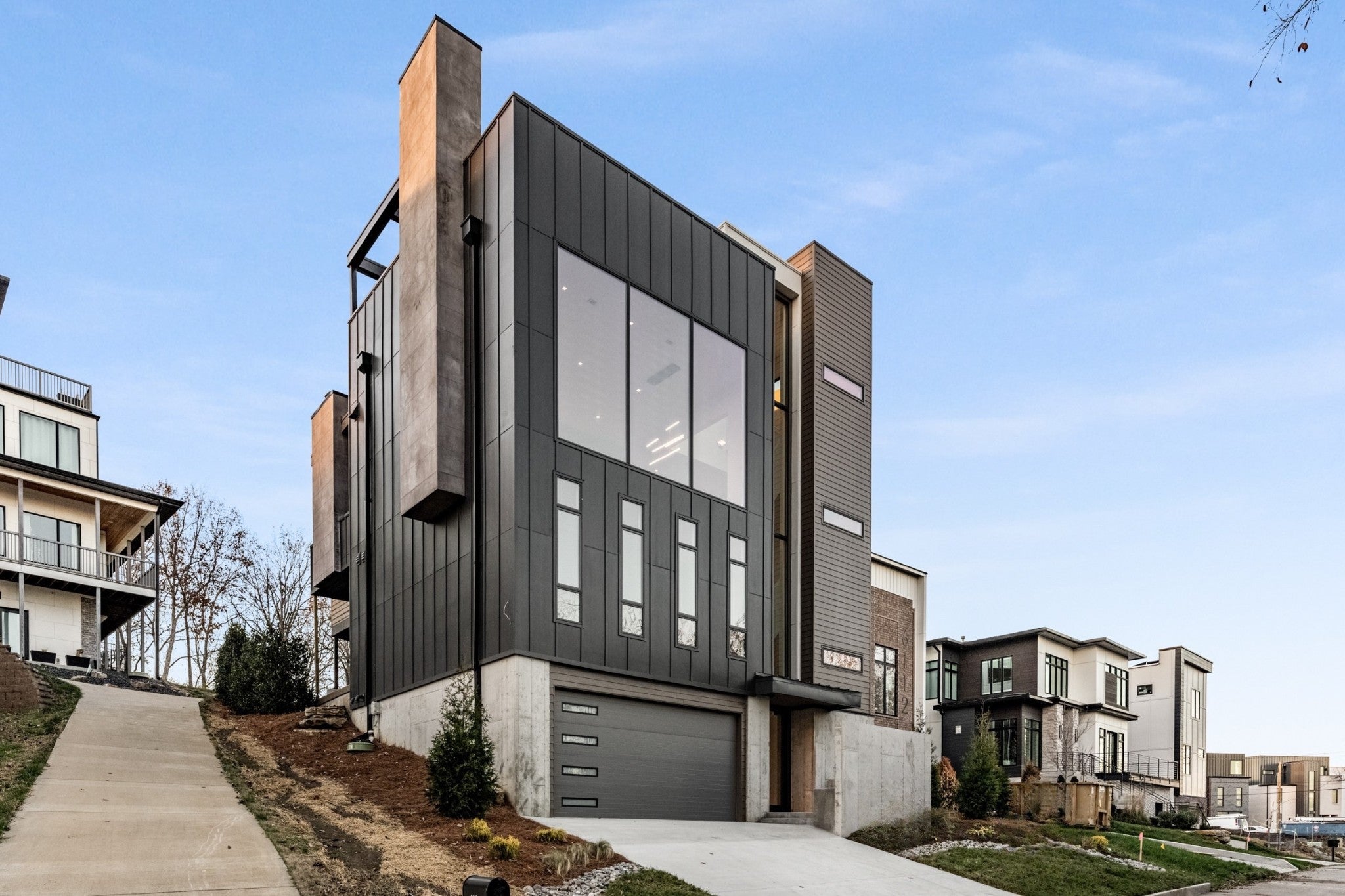 6114 Hill Cir