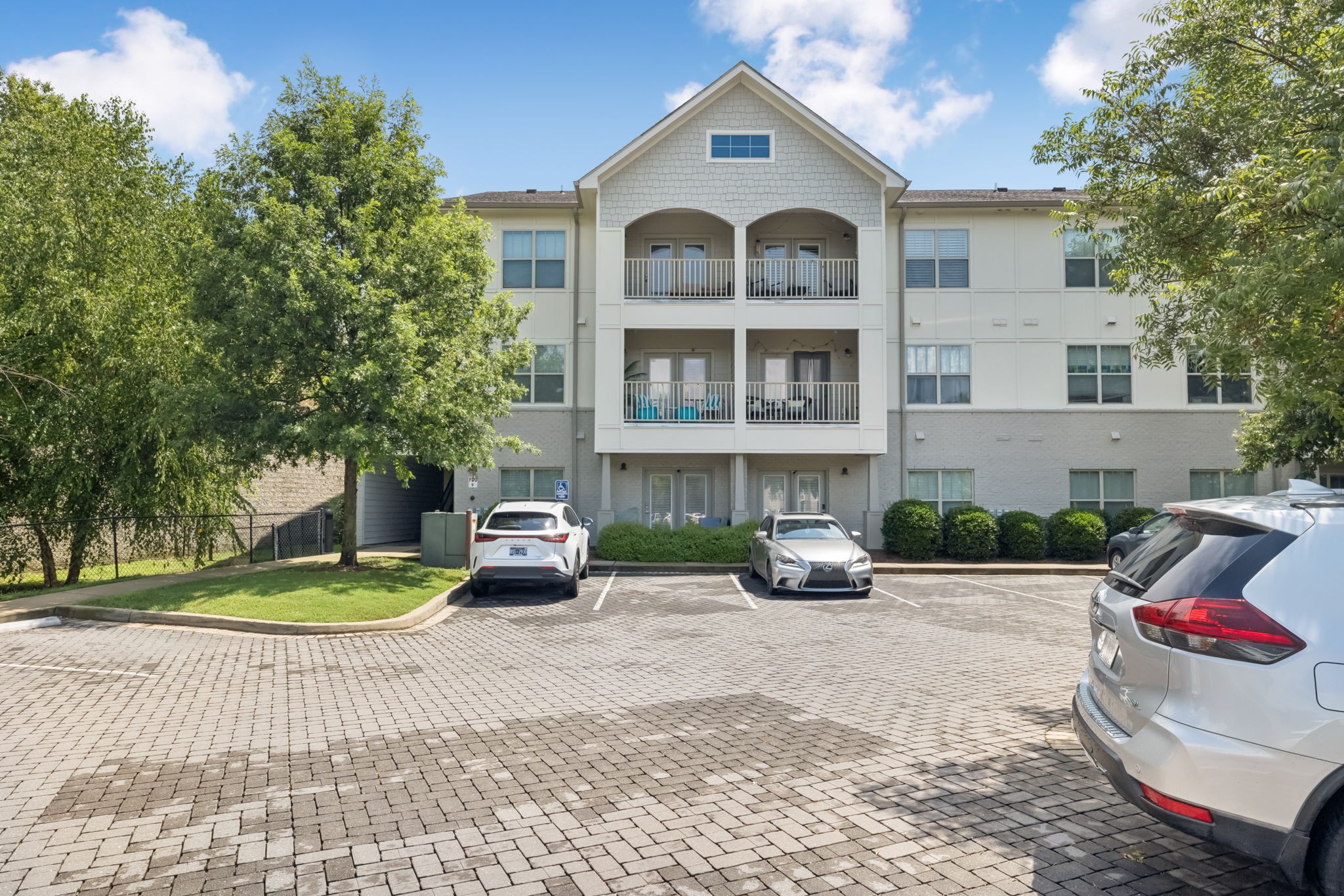 410 Rosedale Ave 107
