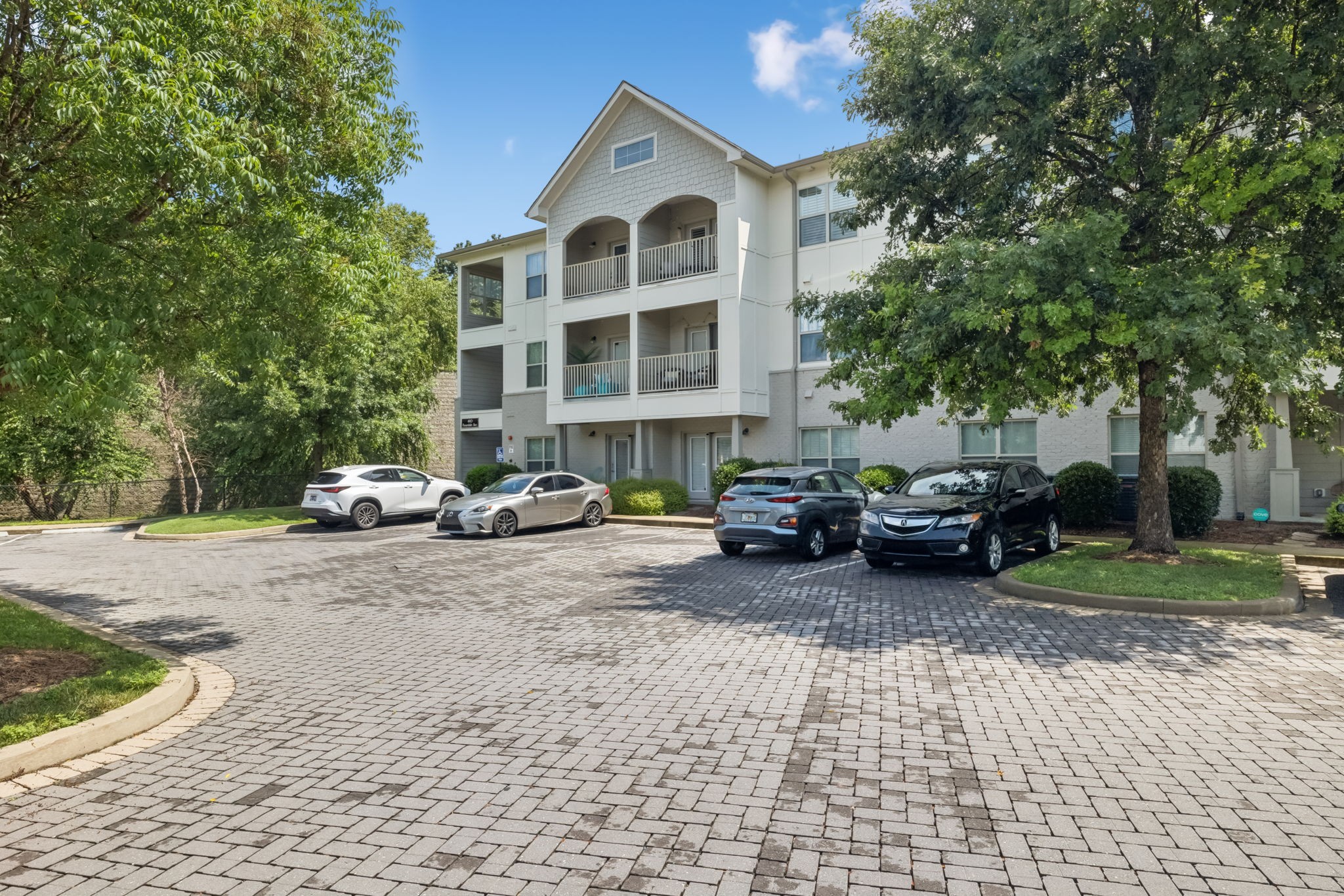 410 Rosedale Ave 107