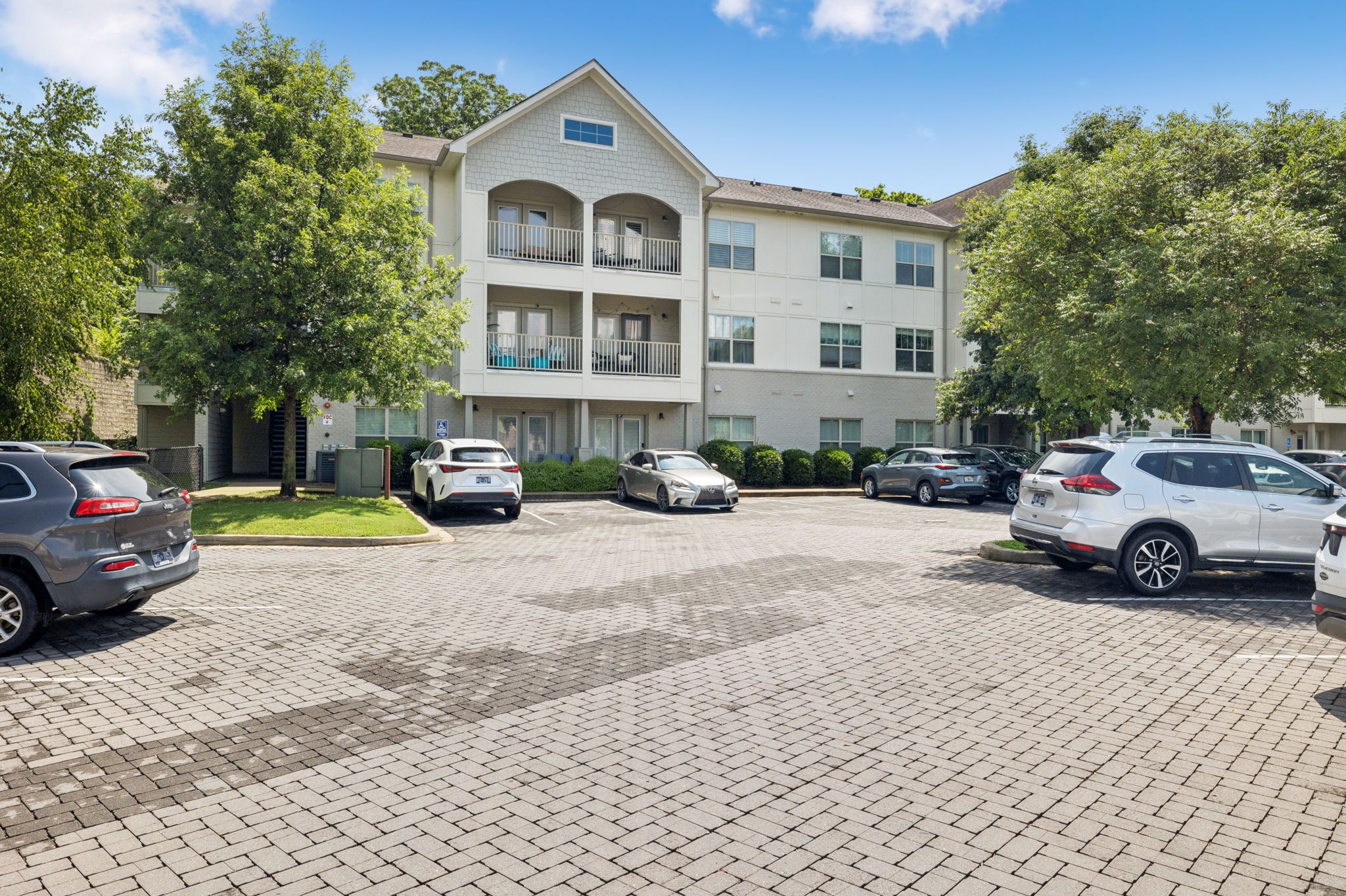 410 Rosedale Ave 107