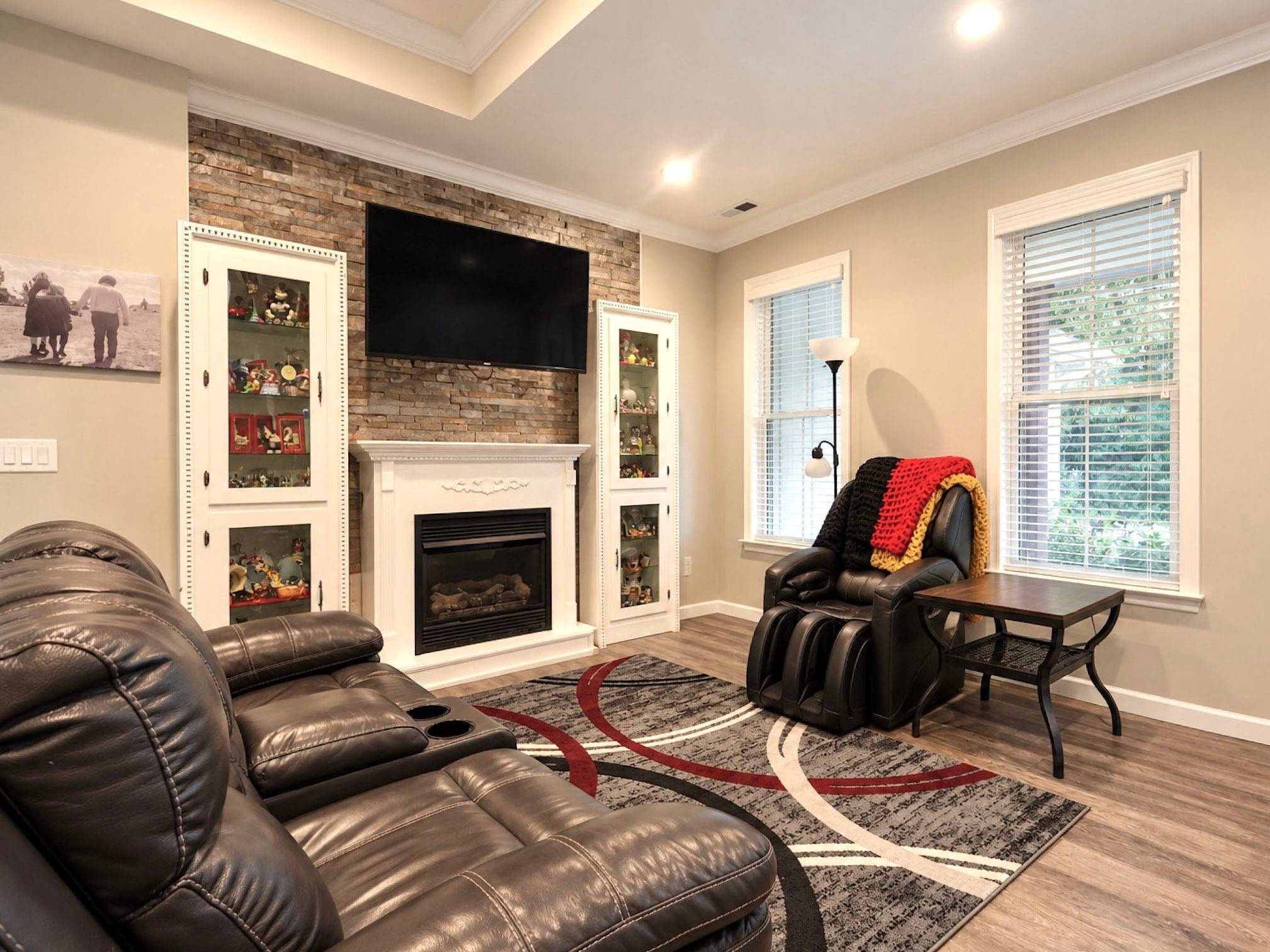 4709 Woodland Dr