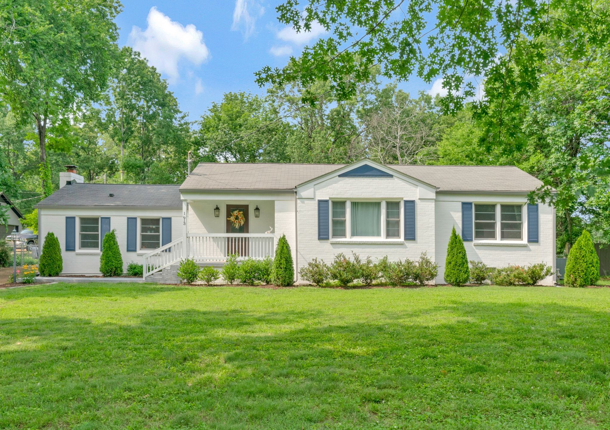 1613 Woodside Dr