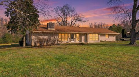 8 Hilltop Rd Fayetteville TN 37334