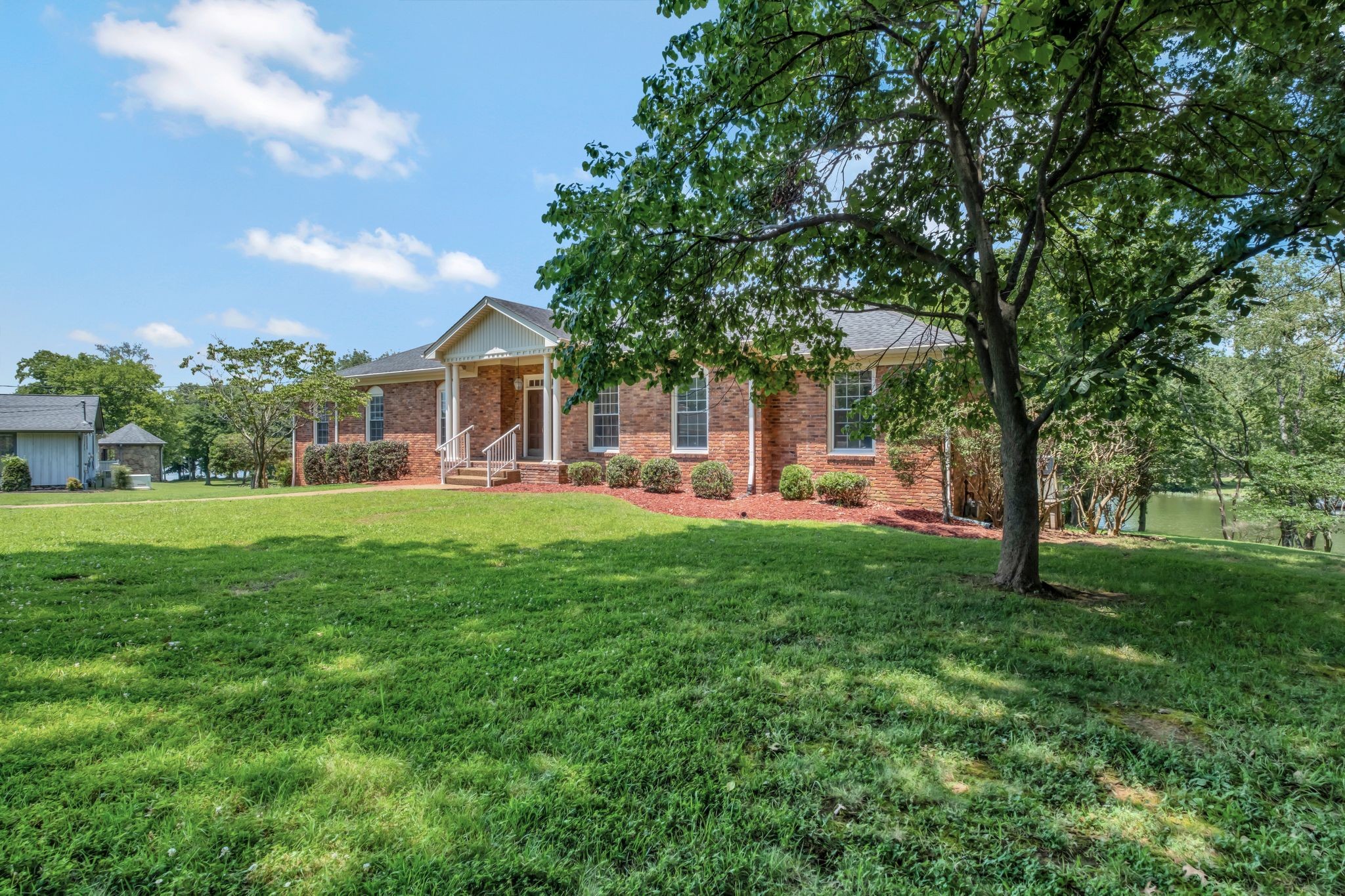 108 Leeward Pt