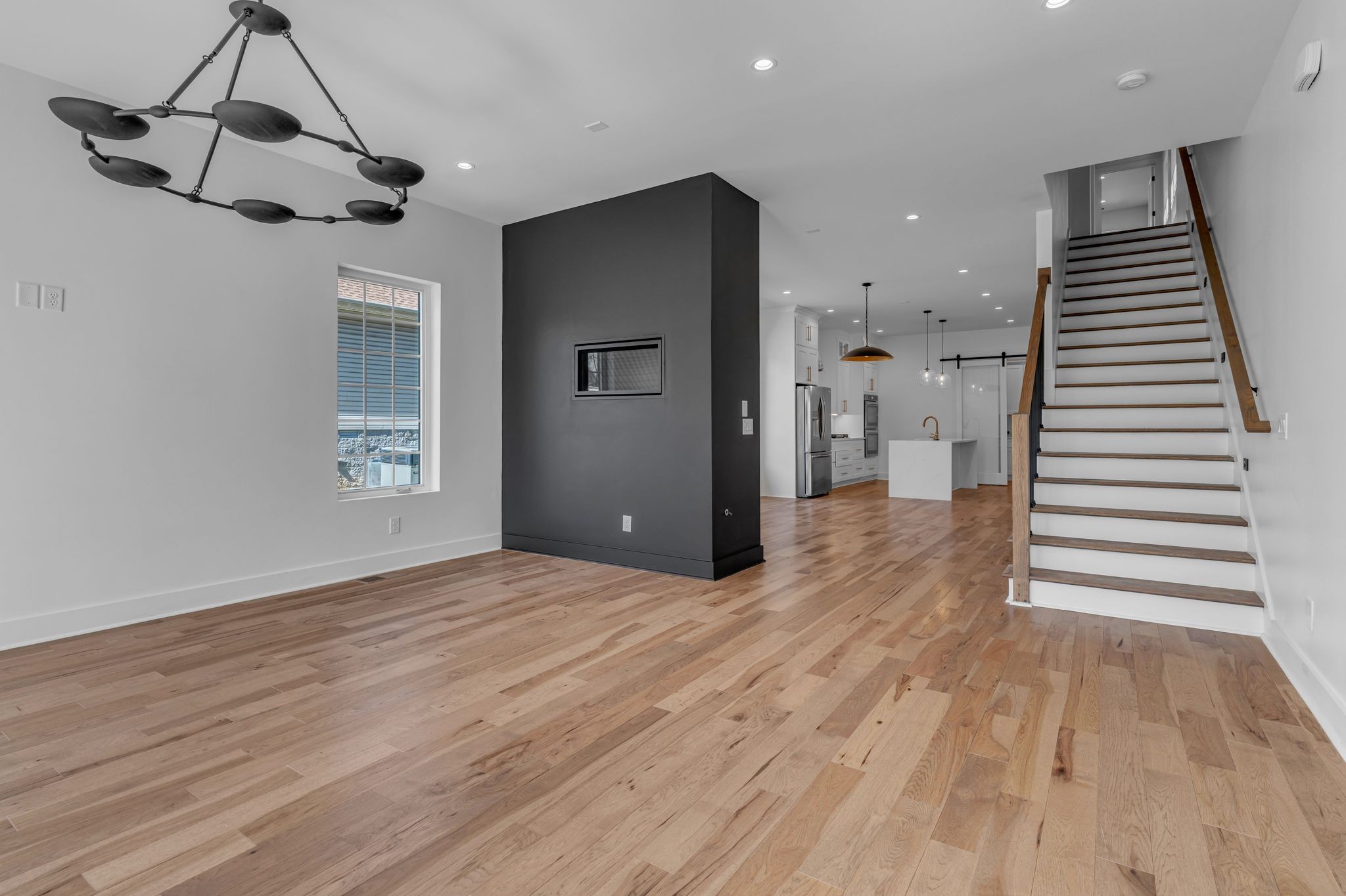 Nashville, Tennessee 37208, United States, 4 Bedrooms Bedrooms, ,4 BathroomsBathrooms,Residential,Active,85012