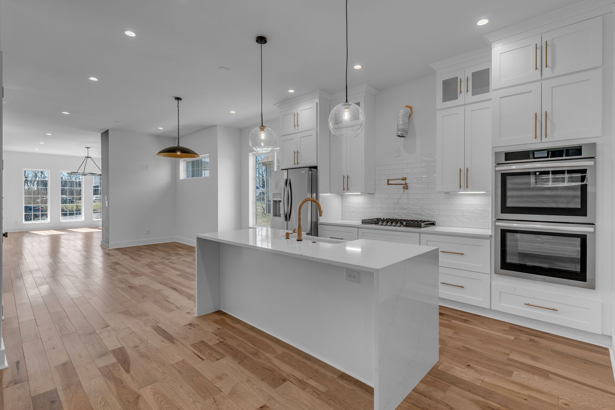 Nashville, Tennessee 37208, United States, 4 Bedrooms Bedrooms, ,4 BathroomsBathrooms,Residential,Active,85012