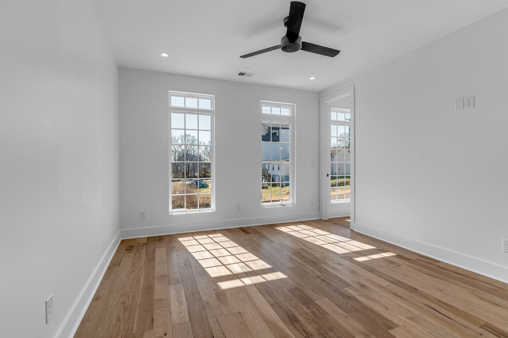 Nashville, Tennessee 37208, United States, 4 Bedrooms Bedrooms, ,4 BathroomsBathrooms,Residential,Active,85012