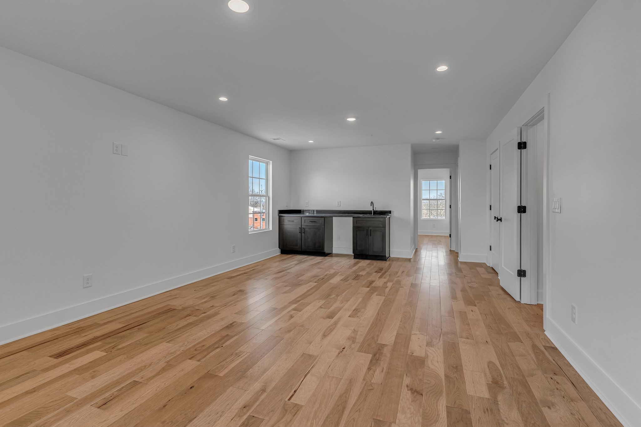 Nashville, Tennessee 37208, United States, 4 Bedrooms Bedrooms, ,4 BathroomsBathrooms,Residential,Active,85012