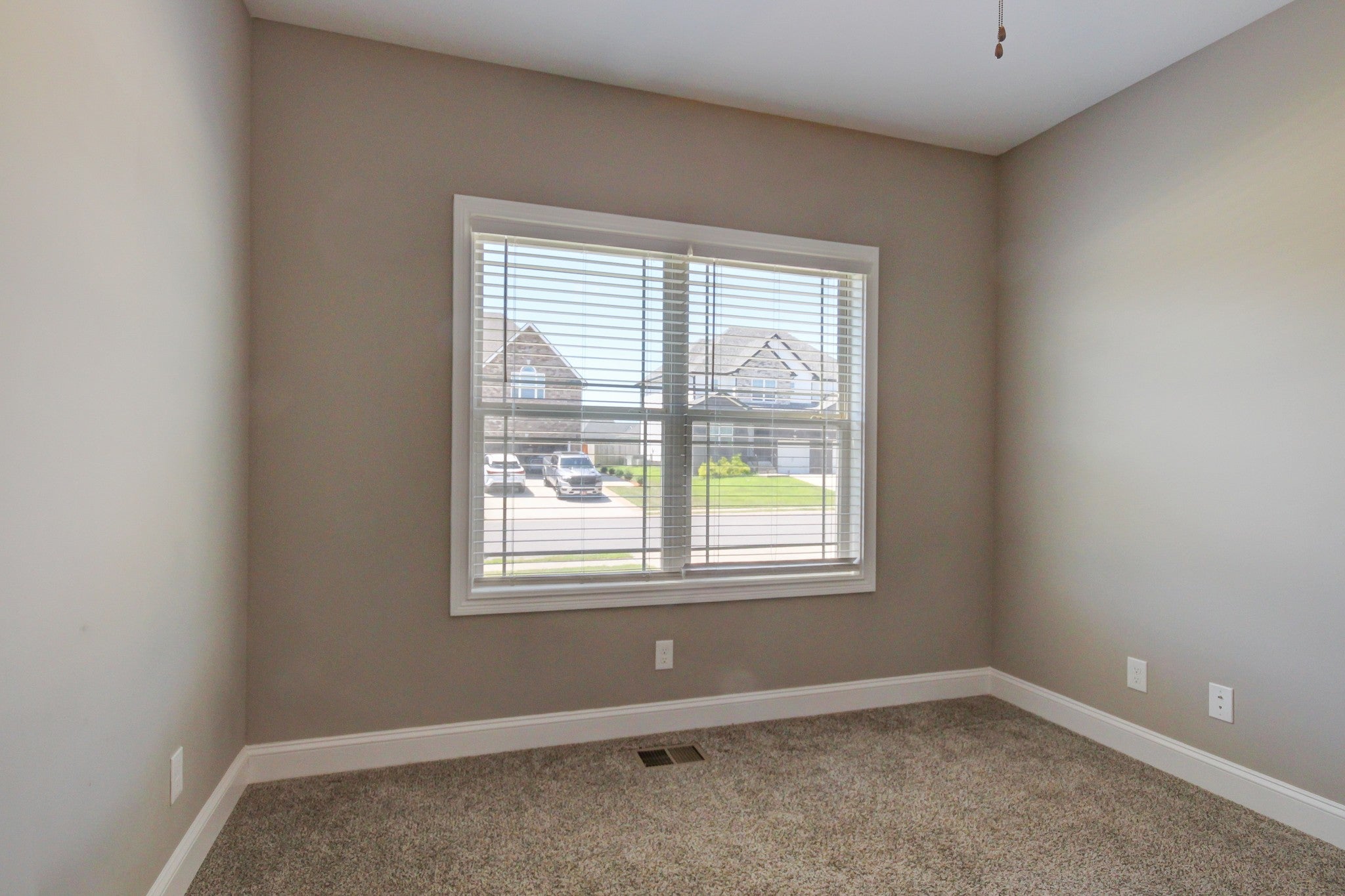 332 Bluebriar Trce