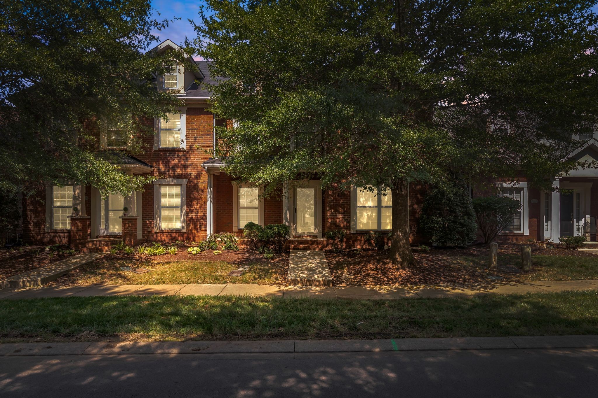 2136 Cason Ln