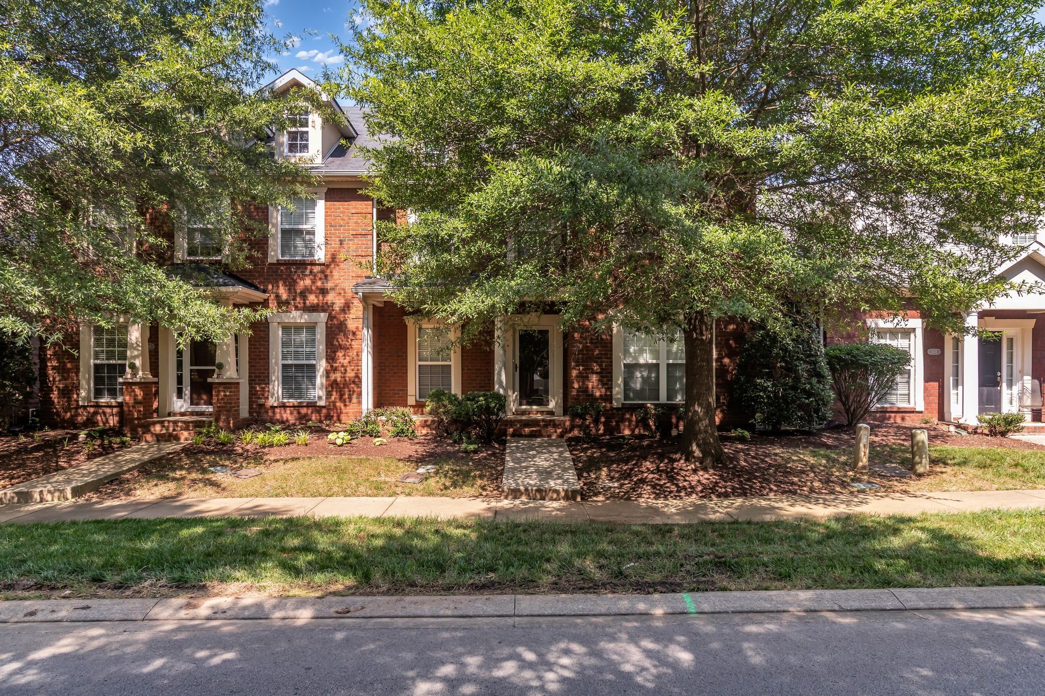 2136 Cason Ln